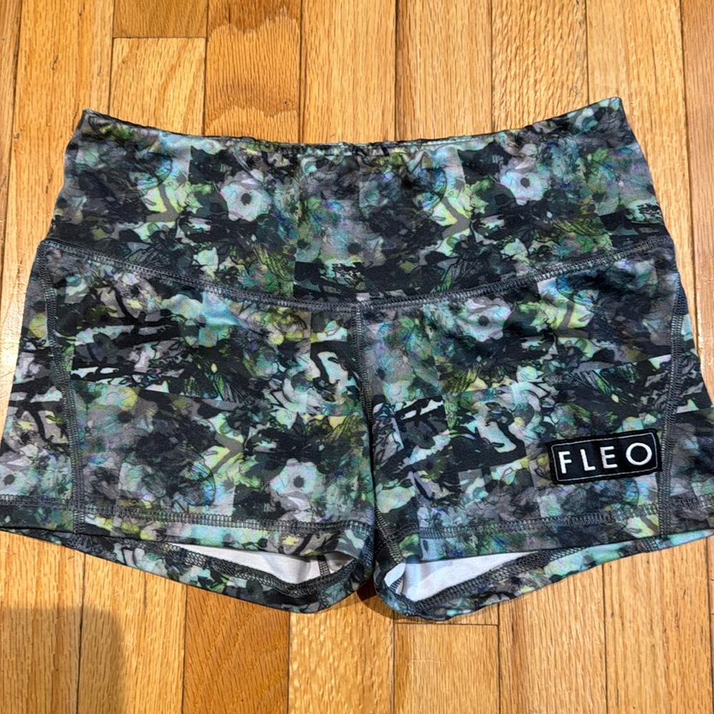 FLEO workout shorts
